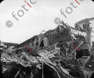 Erdbeben und Vulkanismus sw --- Earthquakes and volcanoes bw